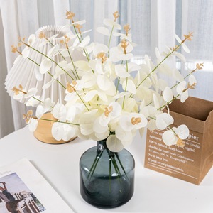 ดอกยูคาลิปตัสประดิษฐ์สีขาวนม ยี่ห้อ CallaFloral ก้านเดี่ยว ทำจากโพลีเอสเตอร์ สำหรับตกแต่งภายใน - Product Image 2