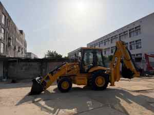 Retroexcavadora JCB 3CX Nueva de 8.1 Toneladas, Motor Diésel JCB EcoMax, Dirección en las 4 Ruedas, Enganche Rápido, 0 Horas, Garantía de Fábrica, CE EPA - Product Image 3
