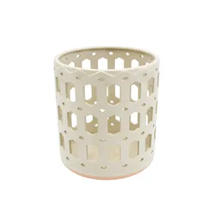 Factory Customized Home Decoration Ceramic White Luxury Candle Holder Ornament Tealight