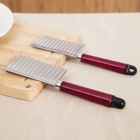 Populaire Keuken Roestvrijstalen Aardappelsnijder Handheld Frietsnijder Crinkle Cutter Met Golfvorm Mes Aardappelsnijder