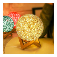 Vente en gros lampe de Table décorative Base en bois lumière de lune lampe boule USB lampe de bureau Led