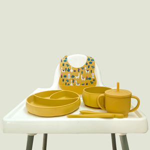 Juego de alimentación de silicona para bebé, Placa de succión, cuchara de bambú, tenedor, Mini cubiertos, sin BPA, Babero infantil, Babero estampado, logotipo personalizado - Product Image 1