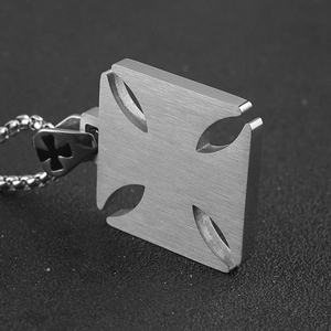 Colliers Croix Pendentifs en Émail, Design en Acier Inoxydable 316L, Breloques Bijoux Religieux, Pendentif Jésus - Product Image 3