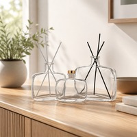 Ensemble de 3 flacons vides pour diffuseur de parfum, en verre transparent rectangulaire, avec plateau en bois, bâtonnets blancs et noirs