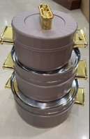 Ensemble de 3 casseroles isothermes élégantes à cannelures, 1,5 L, 3,2 L, 6,2 L, avec intérieur en acier inoxydable et accent doré, pour le maintien au chaud des aliments et le service lors d'événements