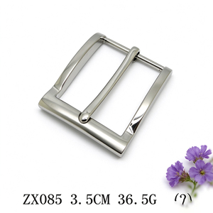 Fournisseur fiable de fermoirs à broche carrés en alliage argenté brossé de 34 mm avec logo personnalisé, accessoires de qualité supérieure pour la fabrication artisanale de ceintures en cuir - Product Image 4