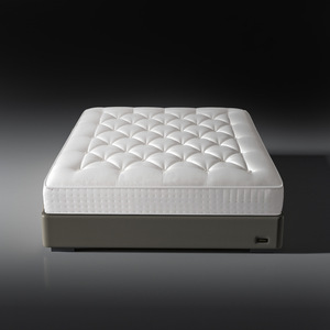 Matelas Simmons 30 cm d'épaisseur, ressorts ensachés, fermeté moyenne, literie enfant - Product Image 1