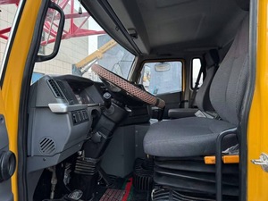 Grue à flèche télescopique d'occasion de 55 tonnes STC550C5-8, équipement de levage mobile avec moteur de boîte de vitesses et pompe - Product Image 4