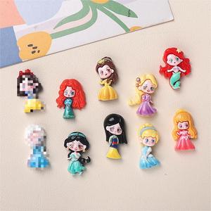 Nuevos personajes de dibujos animados, varios accesorios de resina de princesa para pegamento en crema, funda de teléfono DIY, pegatina para refrigerador, horquilla para taza de agua - Product Image 3