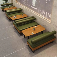 Ensemble de table et de chaises de salle à manger en bois de style nordique moderne pour café, école, salon