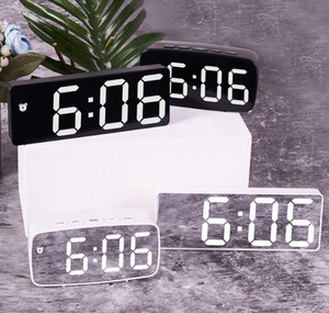 Bán Sỉ Đồng Hồ Báo Thức Kỹ Thuật Số Thông Minh Giá Rẻ Đồng Hồ <span class=keywords><strong>LED</strong></span> Mặt Gương Màn Hình Lớn Để Trang Điểm Trang Trí Nhà Đồng Hồ Để Bàn Gương - Product Image 6