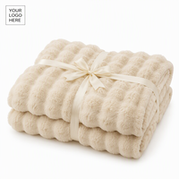 Plaid épais en fausse fourrure de lapin, couverture de canapé et de lit en peluche à poils longs, coussin chaud pour l'hiver, vente en gros OEM ODM
