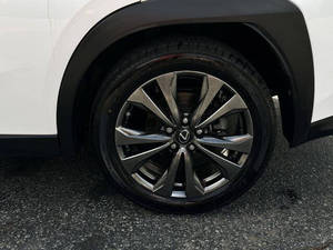 Auto Usate in Vendita all'Ingrosso a Prezzi Convenienti: LEXUS UX 200 <span class=keywords><strong>F</strong></span> SPORT 4 Porte Crossover 2019 con Interni in Pelle, Telecamera, Tetto Apribile e Fari LED - Product Image 5