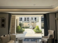 Puertas de Entrada Frontales Plegables de Vidrio Minimalistas con Certificación AAMA, Cumplen con el Código Norteamericano para Villas en EE. UU.