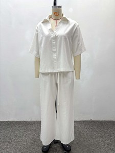 Completo Casual da <span class=keywords><strong>Donna</strong></span> Taglie Forti: Top a Maniche Corte <span class=keywords><strong>con</strong></span> Bottoni e <span class=keywords><strong>Pantaloni</strong></span> a Gamba Larga - Sehe Fashion - Product Image 4