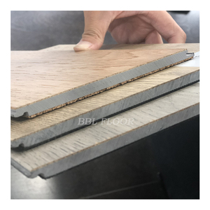 Pavimento in Legno Ingegnerizzato BBL a Basso Costo, Impiallacciatura 1.2mm, Impermeabile WSPC, Installazione a Click, Tecnica Liscia, Materiale Quercia, Spazzolato a Filo - Product Image 1