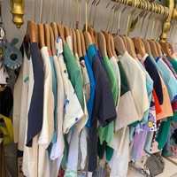 Meilleurs vêtements pour enfants à prix abordable : T-shirts, hauts, manteaux, robes et pantalons d'été tendance pour bébés et jeunes enfants, assortiment en stock pour chaque tranche d'âge