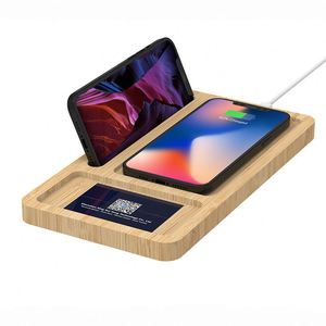Cargador Inalámbrico 2 en 1 de Bambú, Bandeja de Carga Multifuncional de Madera de 10W para Escritorio, Organizador con Bancos de Energía Promocionales - Product Image 2