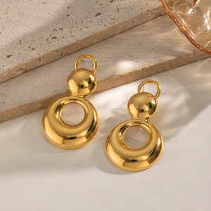 Pendientes <span class=keywords><strong>de</strong></span> Calabaza Doble en Acero Inoxidable con Baño <span class=keywords><strong>de</strong></span> Oro 18K PVD, Diseño Geométrico para Mujer, Versátiles, Elegantes y Modernos para Uso Diario - Product Image 4