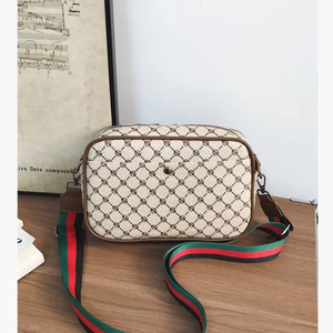 Nouveau <span class=keywords><strong>sac</strong></span> à dos bandoulière tendance pour <span class=keywords><strong>homme</strong></span>, style coréen, en PU, motif rayé, respirant, pour l'été, décontracté et professionnel - Product Image 2