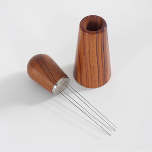 Logo personnalisé Outils WDT pour le café Distributeur d'aiguilles à café en acier inoxydable avec manche en bois pour le café - Product Image 3