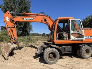 Excavatrice sur pneus Doosan DH150W-7 d'occasion populaire pour l'exportation, 15 tonnes, équipement hydraulique moteur et pompe, puissance 96 kW, capacité de la benne 0,75 m³ - Product Image 2