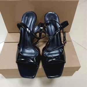 Chaussures de créateur pour femmes, sandales à talons hauts ouvertes, mode estivale, talons rouges et dorés pour soirée, chaussures de cérémonie - Product Image 2