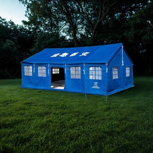 Tente modulaire double couche de 60 mètres carrés pour hébergement et usage médical, utilisable en toutes saisons, avec deux entrées larges - Product Image 1