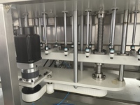 Machine de remplissage de liquides professionnelle à 8 buses pour détergent liquide, gel désinfectant, remplissage rapide, faible erreur de dosage