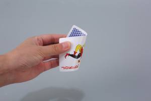 Naipes <span class=keywords><strong>de</strong></span> PVC Personalizados con Superficie Lisa para Juegos <span class=keywords><strong>de</strong></span> Bar, Tiempo Libre <span class=keywords><strong>de</strong></span> <span class=keywords><strong>Fin</strong></span> <span class=keywords><strong>de</strong></span> <span class=keywords><strong>Semana</strong></span> y Descansos Diarios - Product Image 6