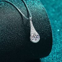 Collar con colgante de moissanita de corte ovalado en forma de lágrima de plata de ley 925, con cadena de eslabones con halo engastado, chapado en rodio/platino, moderno