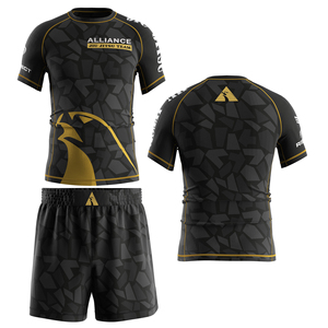 Conjunto de 2 Piezas para Hombre: Rashguard de Compresión Profesional + Pantalones Cortos Transpirables con Abertura Lateral para Máxima Movilidad en BJJ - Product Image 5