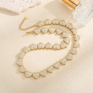 Collier Cœur en Laiton Plaqué Or 14K avec Pavé de Zircons Cubiques, Bijou Tendance Bling Géométrique pour Femme, Idéal Cadeau, Vente en Gros - Product Image 5