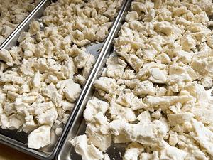 Flocons de pommes de terre fraîches naturelles en gros pour soupes et assaisonnements, marque HP Valia - Product Image 2