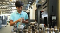 La machine de conception de vêtements YINENGTECH possède sa propriété intellectuelle vitesse de travail stable
