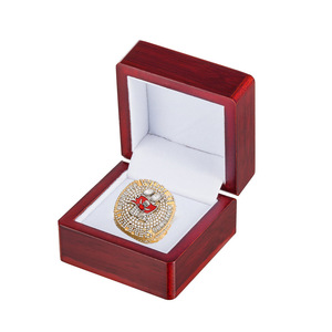 Anello del Campionato 2020 dei Tampa Bay Buccaneers, in Lega con Cristalli, Placcato Oro e Design Geometrico alla Moda - Product Image 6
