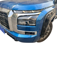 Accessoires de voiture Kit de carrosserie Accessoires de pare-chocs avant Grille de protection Fender Flares Car Lights Body Parts for Triton L200