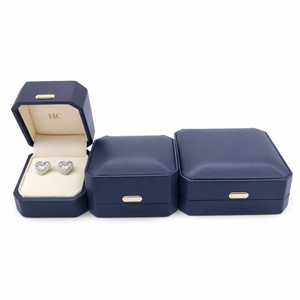 Caja de Alta Gama para Pendientes, Caja de Regalo de Joyería Rígida con Tapa Abatible Personalizada, Inserto de Microfibra, Logotipo Impreso en Serigrafía, Suministro Directo de Fábrica - Product Image 4