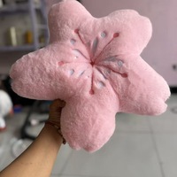 Maßgefertigte Großhandels-Kirschblüten-Kissen mit Exquisiter Stickerei Gefüllt mit Weicher PP-Baumwolle Blumen-Puppe Sofa-Dekorationen Geschenke
