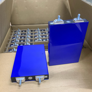 เซลล์ปริซึมติคอล Gotion 3.2V 30Ah เซลล์เกรด A 30ah 3.2v 27Ah 30ah แบตเตอรี่พลังงานแสงอาทิตย์ - Product Image 1
