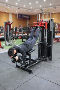 Machine de musculation multifonctionnelle pour la musculation, équipement de gym, entraînement de force, exercice des jambes et des <span class=keywords><strong>fessiers</strong></span>, machine à <span class=keywords><strong>kick</strong></span>-<span class=keywords><strong>back</strong></span> pour la gym - Product Image 4