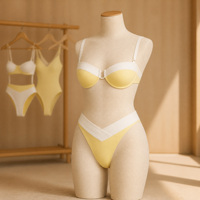 Badpakkenfabrikant op maat gemaakte bikini's van gerecycled materiaal, kleurblok, met beugels, lage rug, hoge beenuitsnijding, cheeky model voor dames.