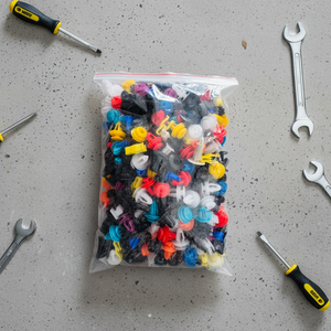 Lot de 100 attaches et fixations automobiles en <span class=keywords><strong>plastique</strong></span> <span class=keywords><strong>pour</strong></span> carrosserie, tailles variées, vente en gros - Product Image 1