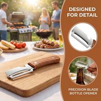 Multifunctionele handmatige metalen groenteschiller met roestvrijstalen mes voor gebruik in de keuken, geschikt voor aardappelen, fruit, groenten en wintermeloen.