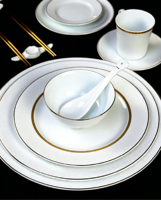 Service de vaisselle professionnel en porcelaine blanche de luxe avec bord doré, écologique, durable, rond, en céramique, pour mariage, événement, fête