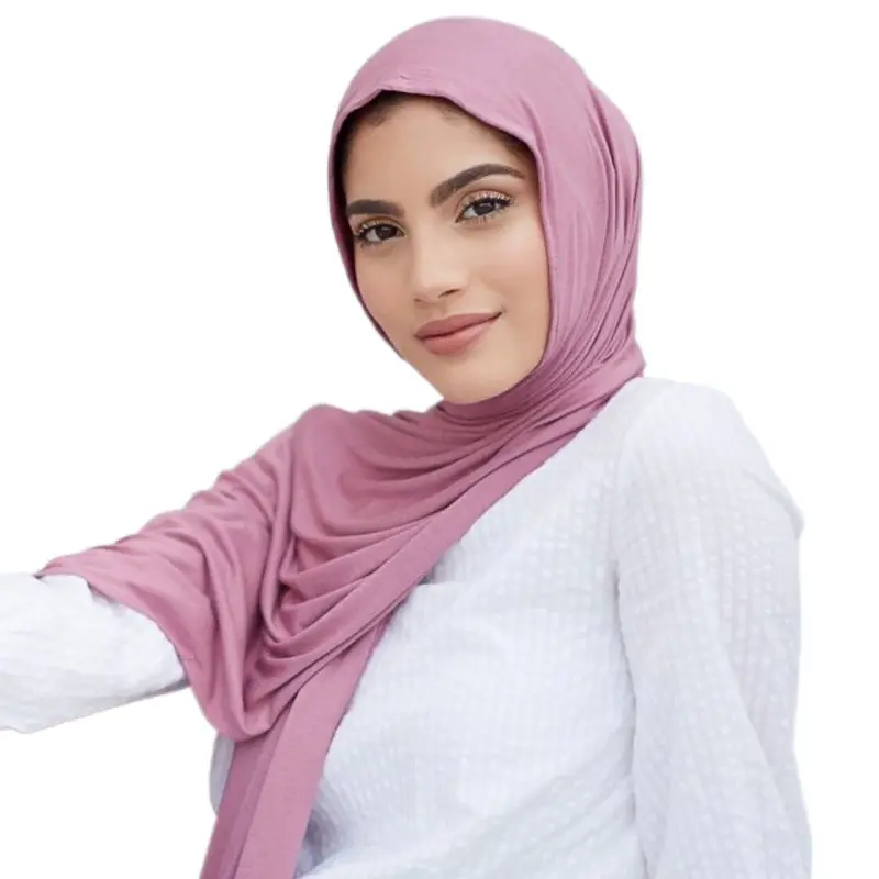 새로운 사용자 정의 로고 뜨거운 판매 단색 모달 섬유 면 플라스틱 히잡 이슬람 여성 스카프 숄