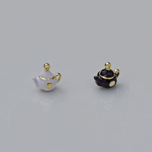 Pendentif théière 3D en alliage noir et blanc pour la fabrication de bijoux, accessoires DIY, vente en gros - Product Image 1