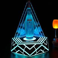 TERMEIN Wiederaufladbarer RGB LED Flaschenhalter Geometrischer Acryl-Likörflaschen-Präsenter Flaschen-Glorifier für Nachtclubs