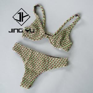 Traje de Baño Profesional al por Mayor, Traje de Baño Hawaiano Reversible de Nailon Reciclado, Traje de Baño Estampado de Alta Calidad - Product Image 3