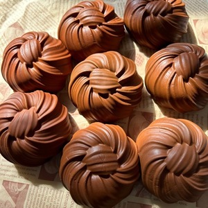 Plastic <b>Squishy</b> Chocolate Flower Roll Slow Rebound Toy Internet Popular Creative Soft and Moist Squeeze Cute - Product Image 4